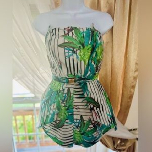 Luxxel strapless bustier romper size small - Picture 13 of 13